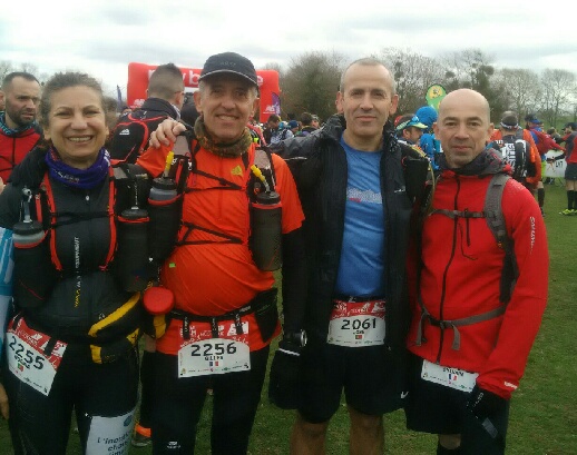 Noémia, Gilles et ses deux coéquipiers José et Sylvain