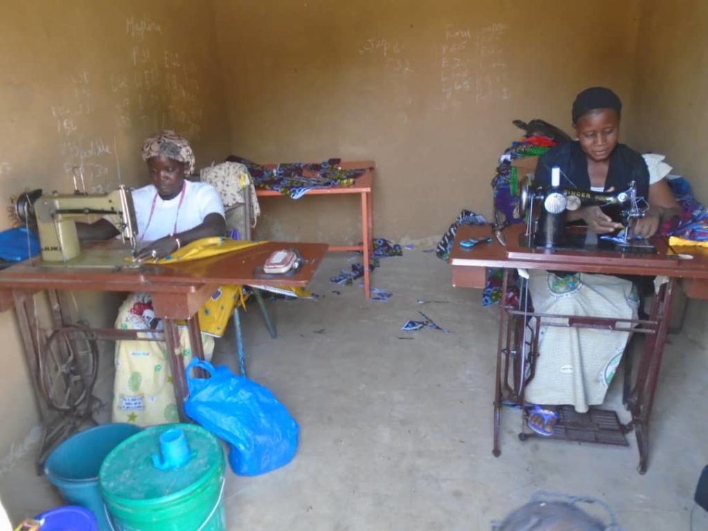 Denise et Monique dans leur atelier Décembre 2019
